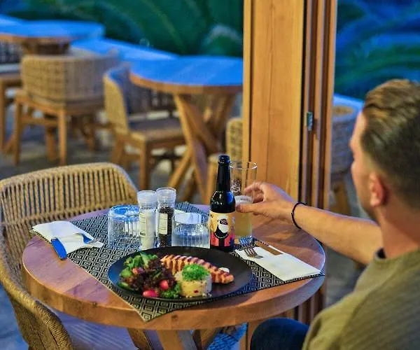 San Antonio Summerland ホテル